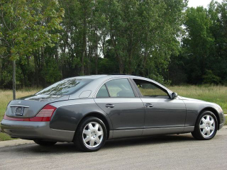 Illustration for article titled Nice Price Or Crack Pipe: 2004 Maybach 57 For $129,900?